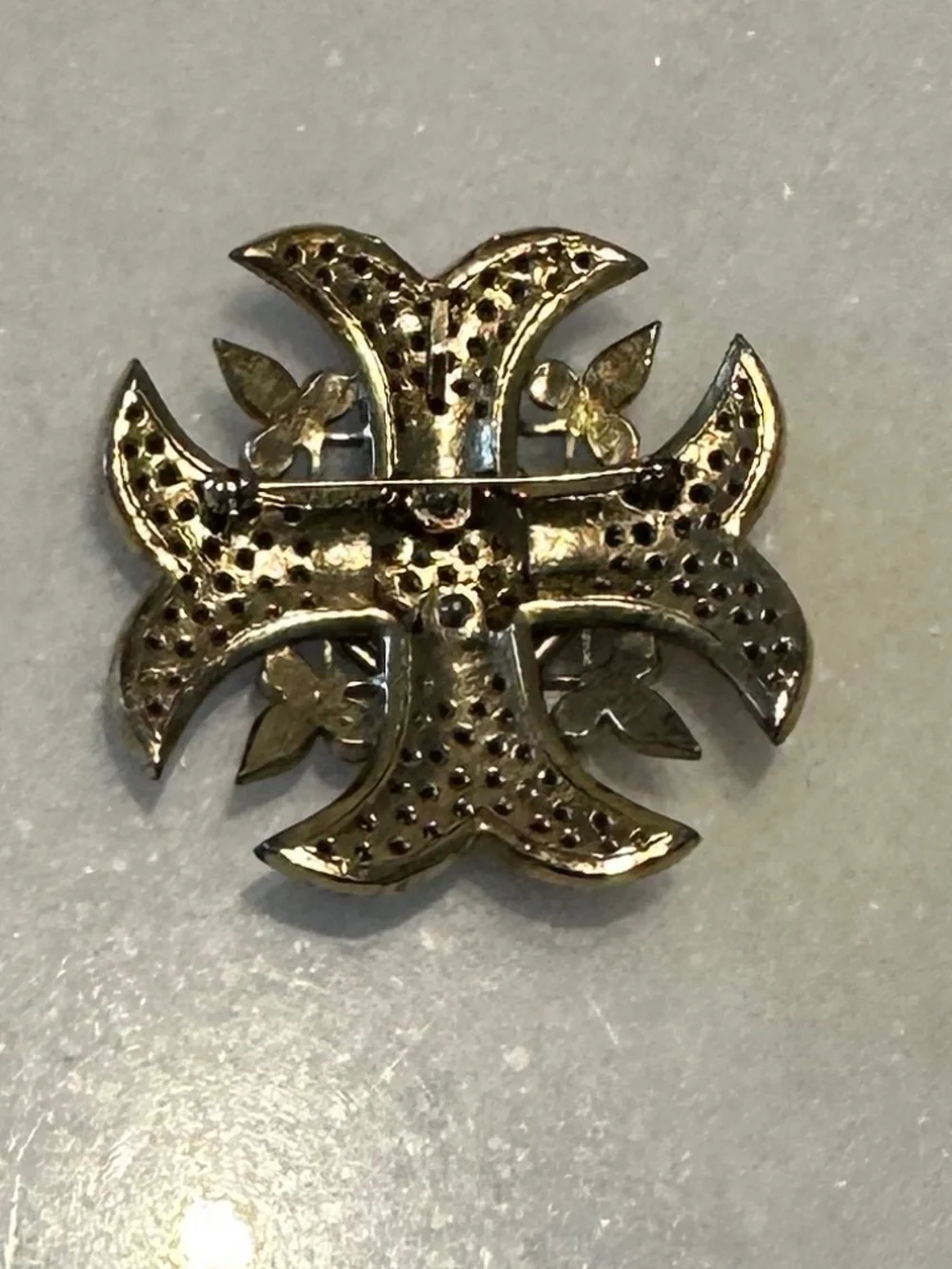Italian crystal pin